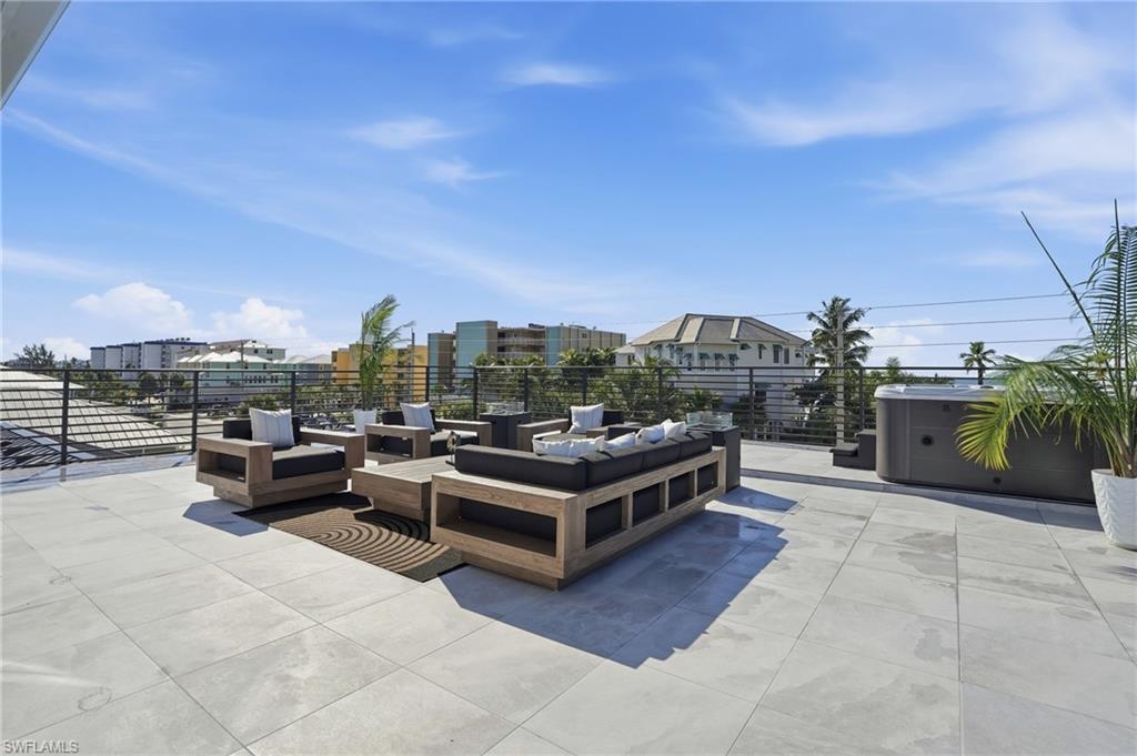 HOLIDAY SHORES - Residential