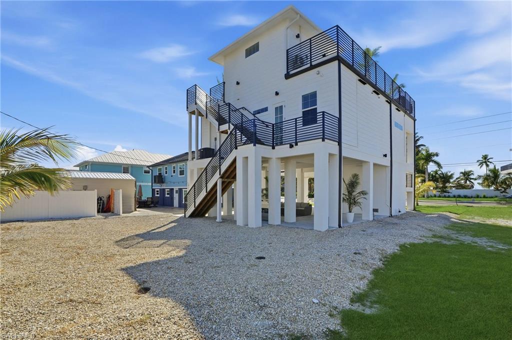 HOLIDAY SHORES - Residential