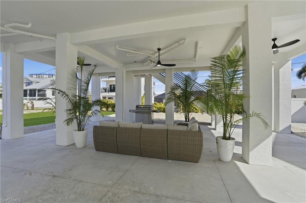 HOLIDAY SHORES - Residential