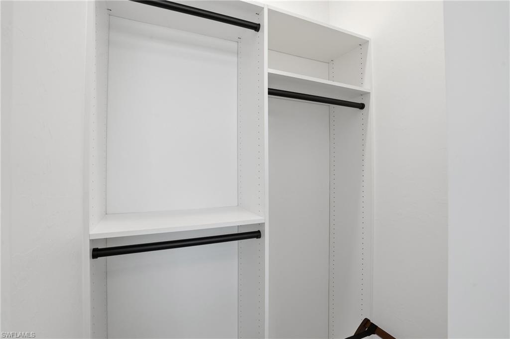 HOLIDAY SHORES - Residential