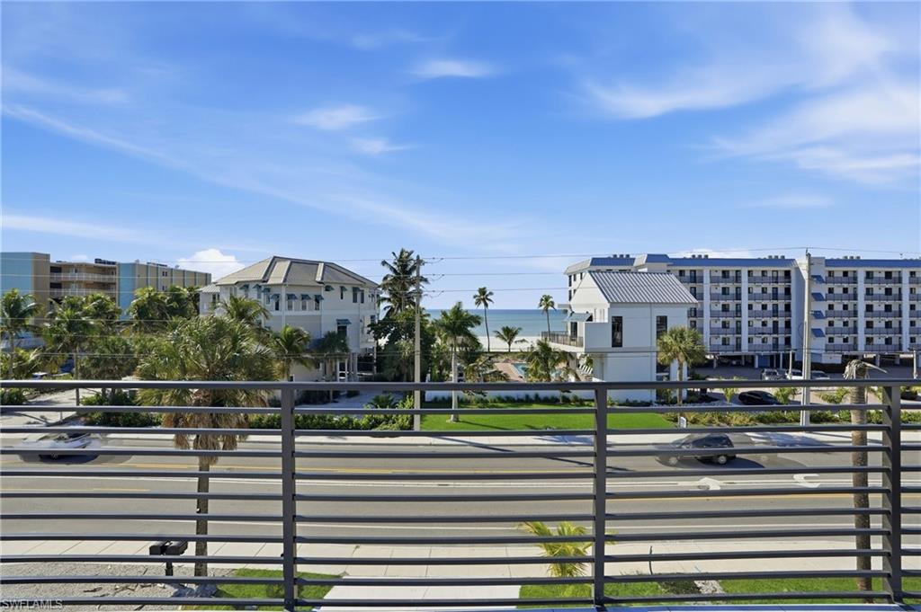 HOLIDAY SHORES - Residential