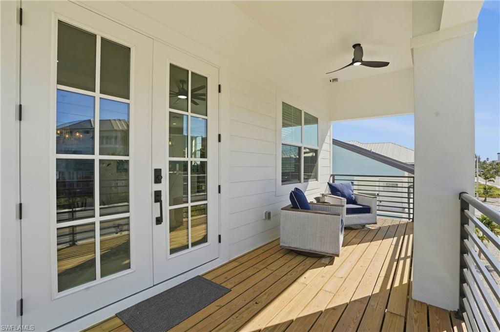 HOLIDAY SHORES - Residential