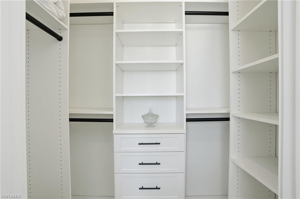 HOLIDAY SHORES - Residential