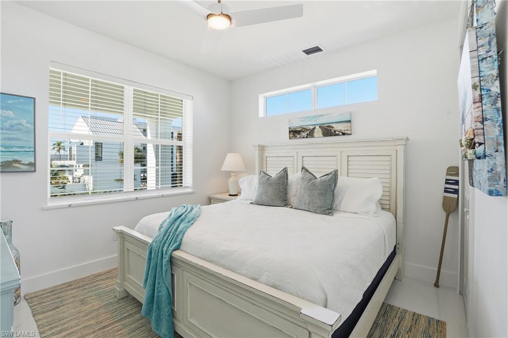 HOLIDAY SHORES - Residential