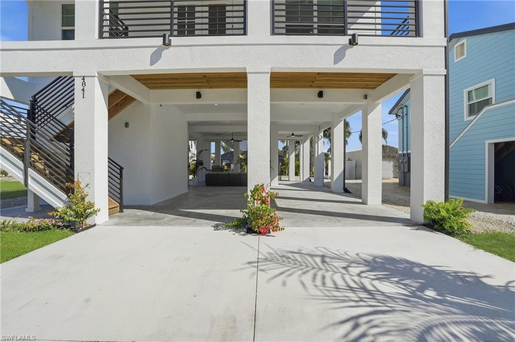 HOLIDAY SHORES - Residential