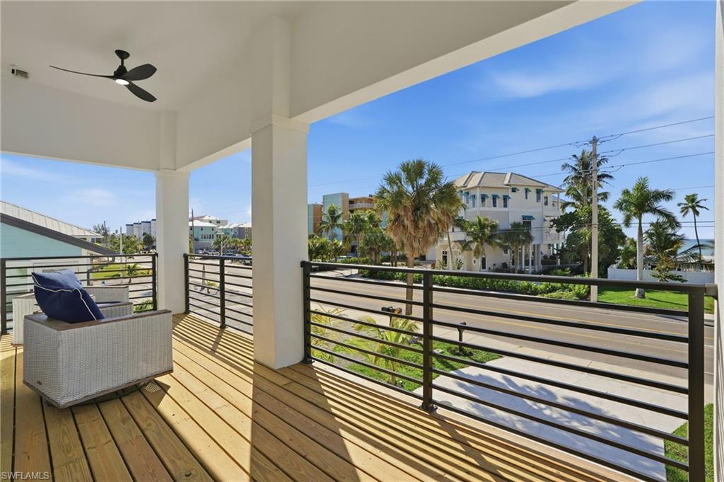 HOLIDAY SHORES - Residential