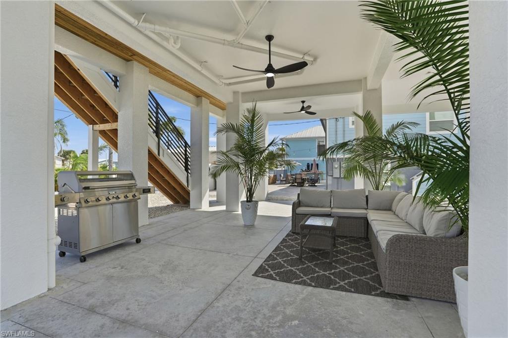 HOLIDAY SHORES - Residential