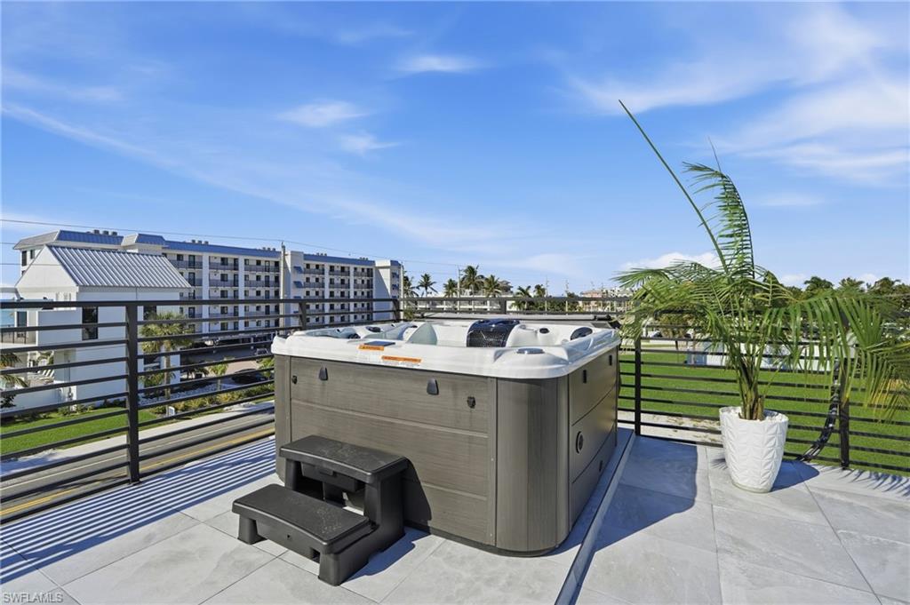 HOLIDAY SHORES - Residential