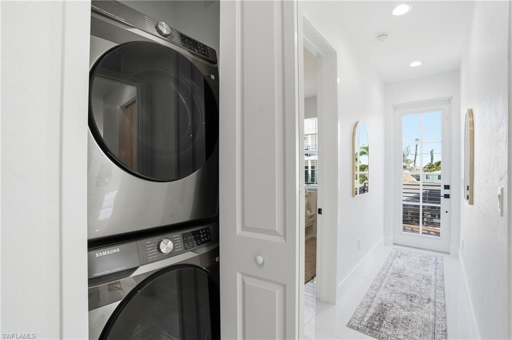 HOLIDAY SHORES - Residential