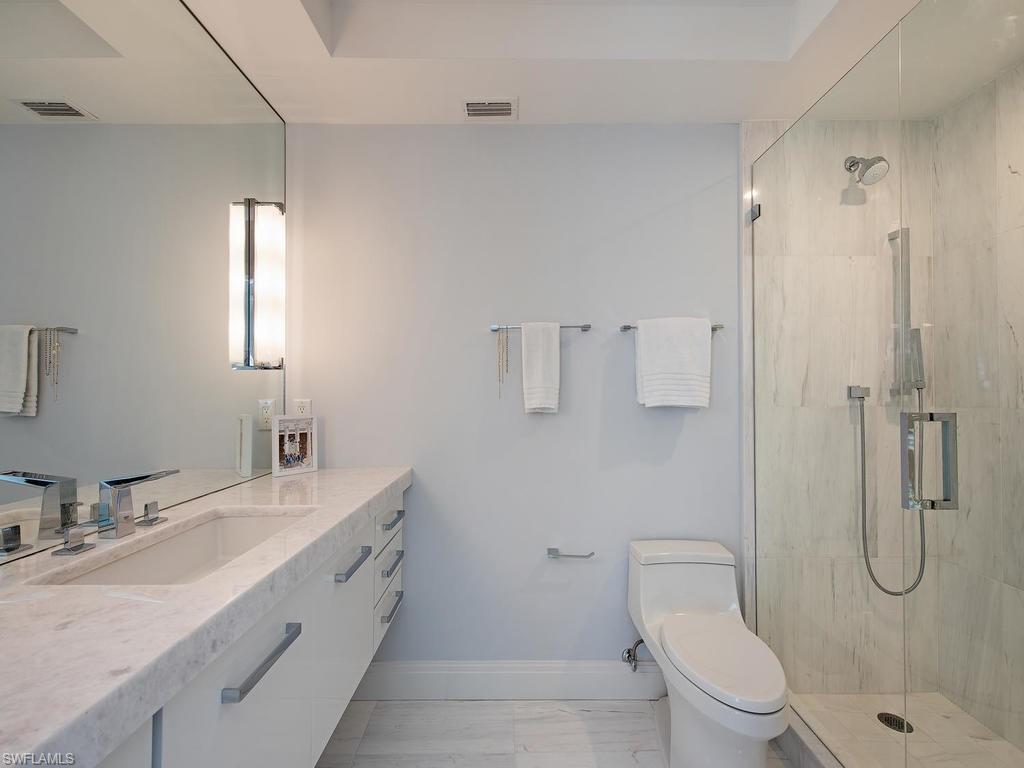 LAURENTIANS - Residential