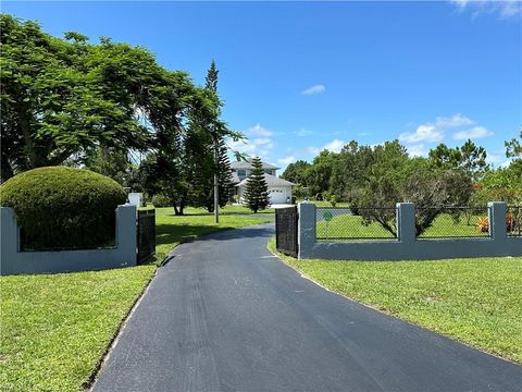 A home in NAPLES