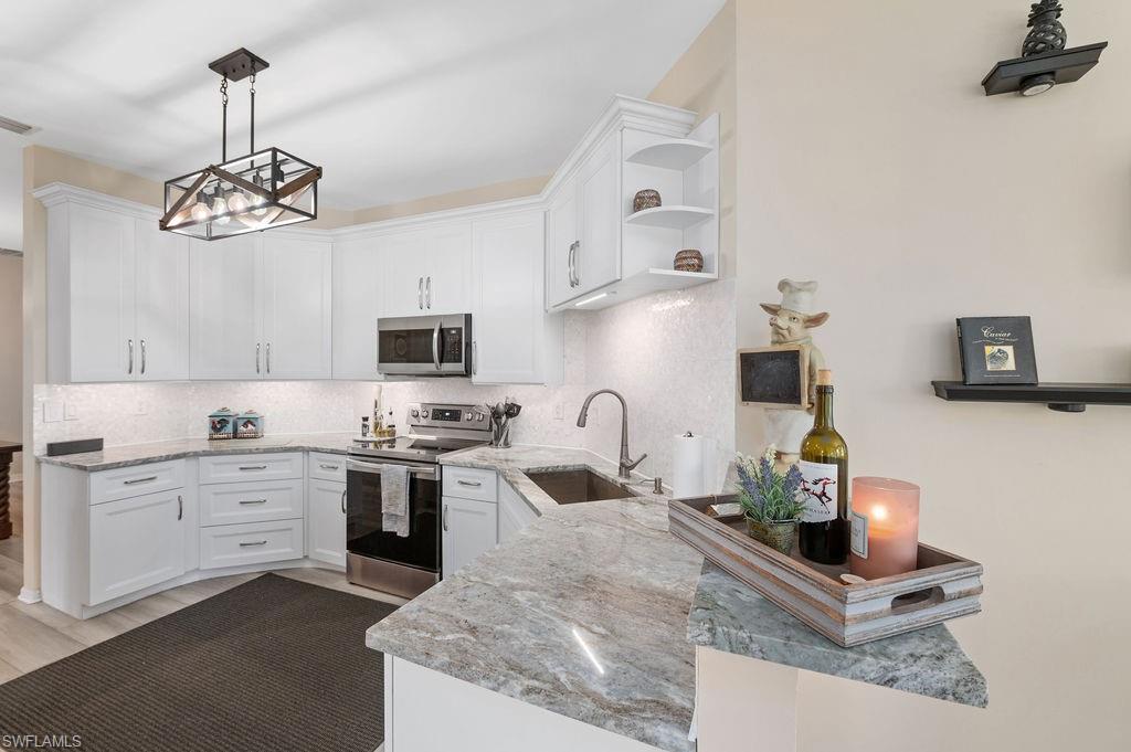 FAIRWAY BEND VILLAGE - Residential