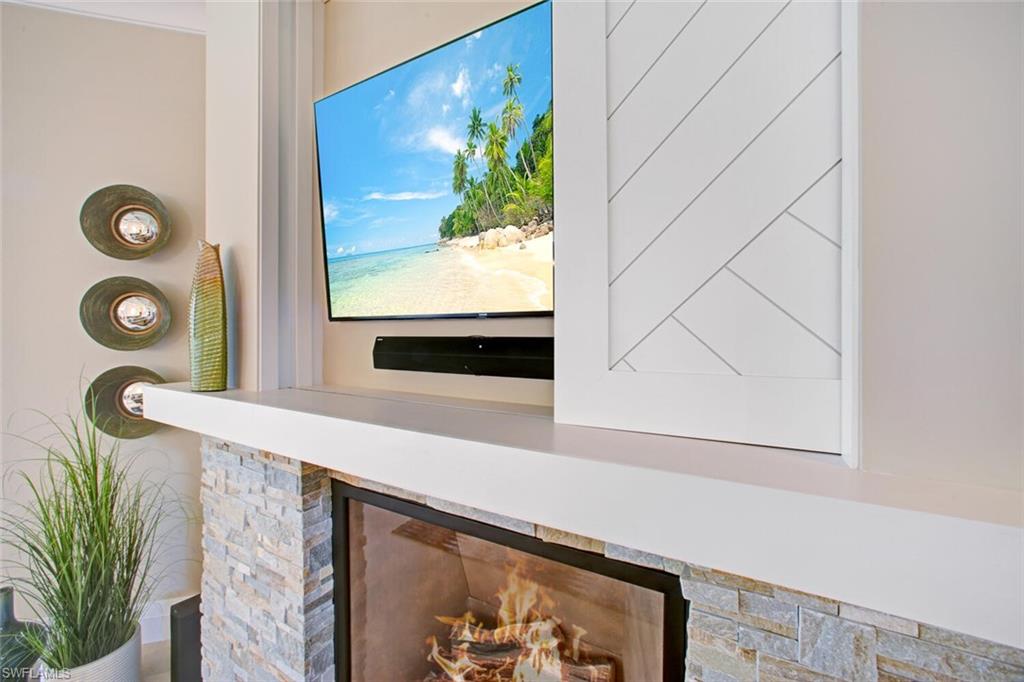 BAREFOOT BEACH - Residential