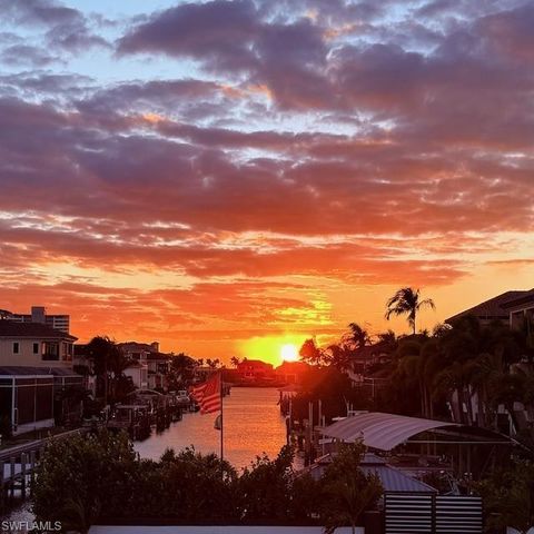 10002 Vanderbilt DR NAPLES FL 34108