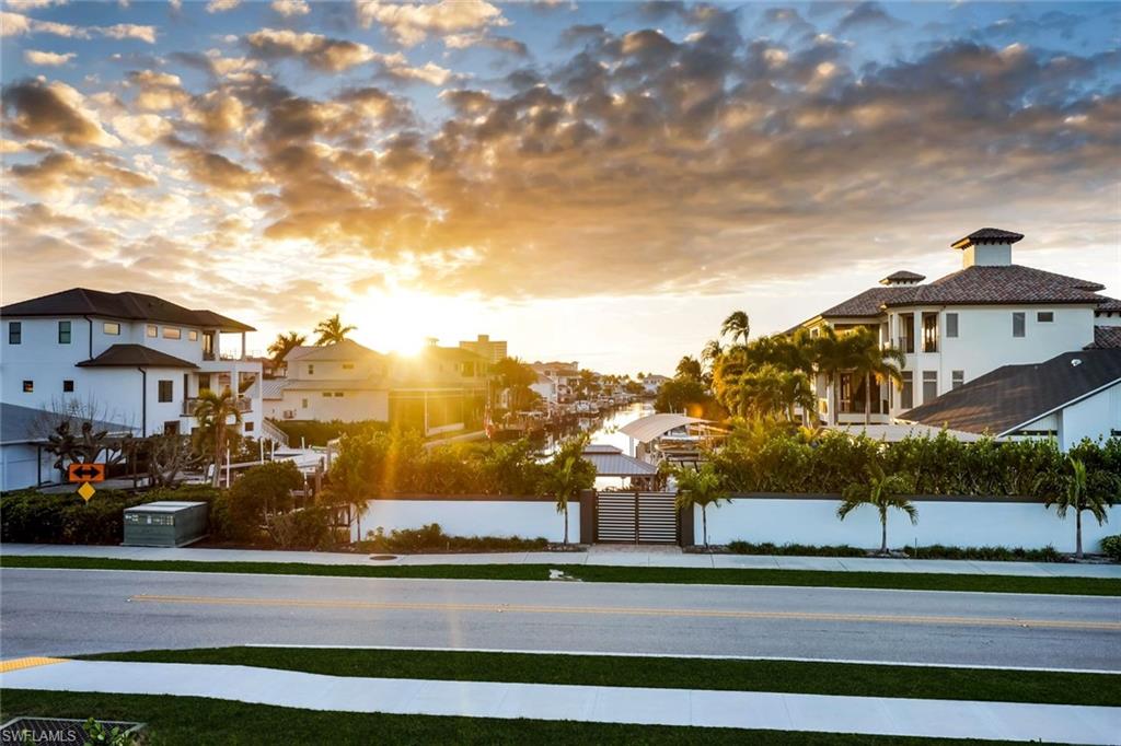 NAPLES PARK - Residential