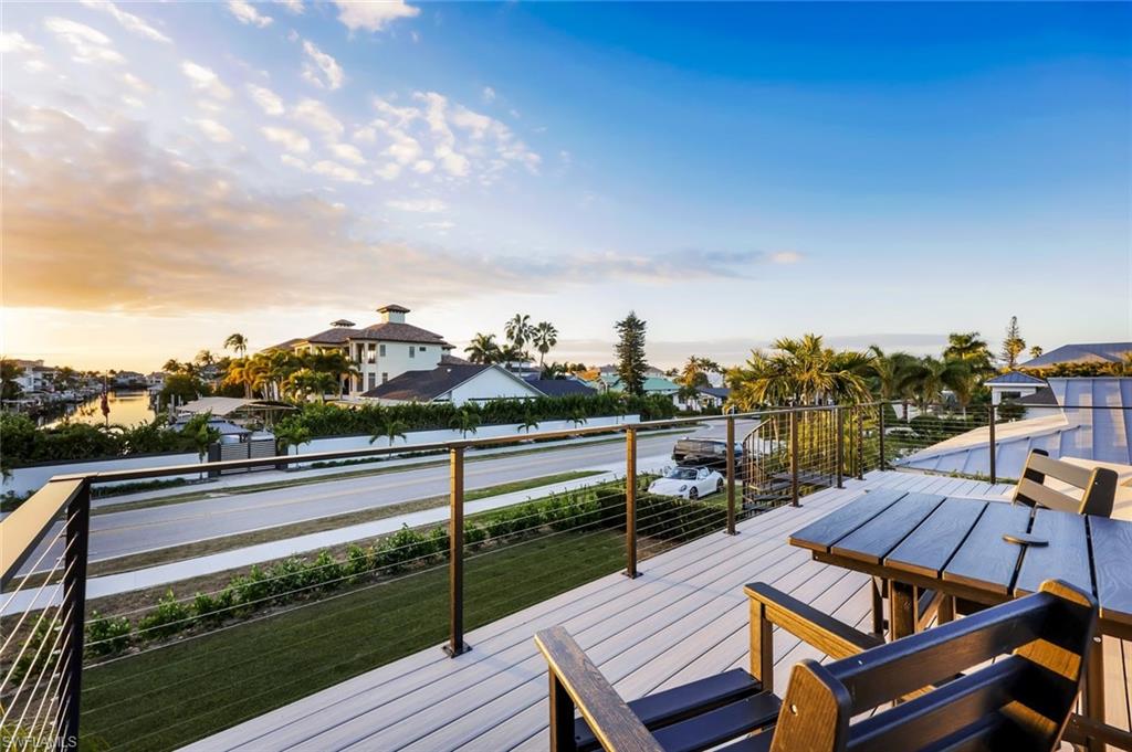 NAPLES PARK - Residential