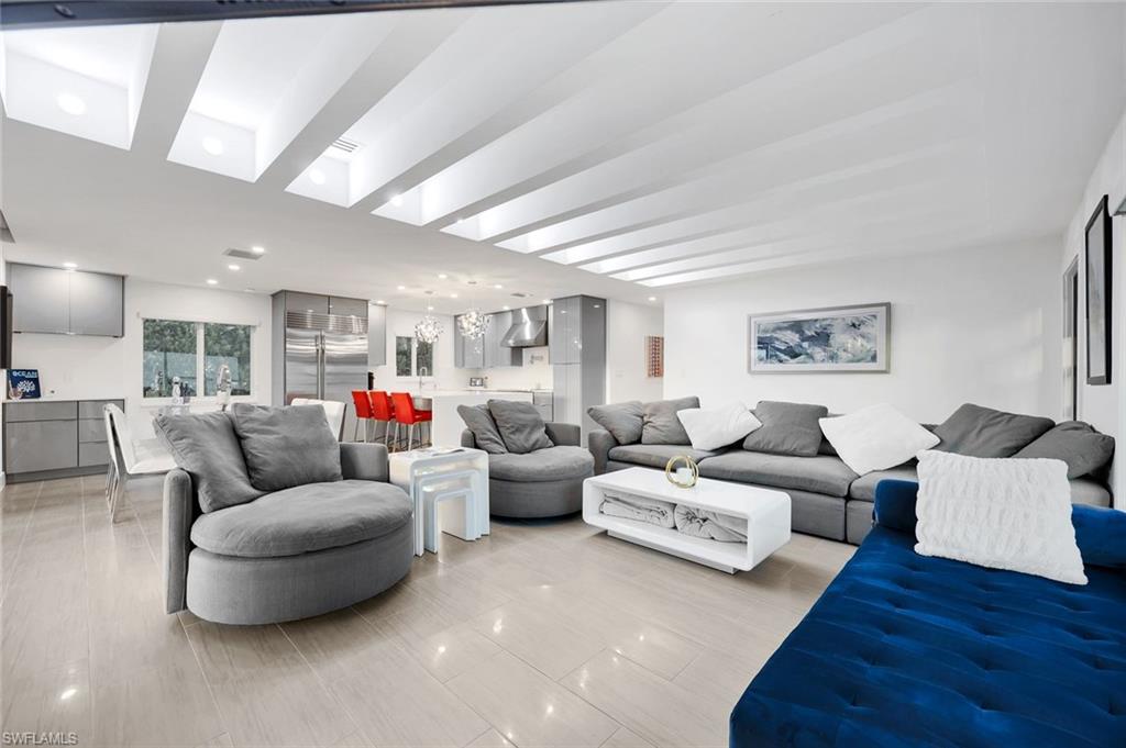 NAPLES PARK - Residential