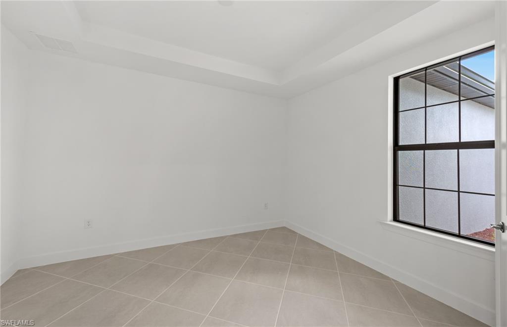 COUNTRY CLUB - Residential