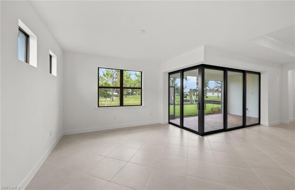 COUNTRY CLUB - Residential