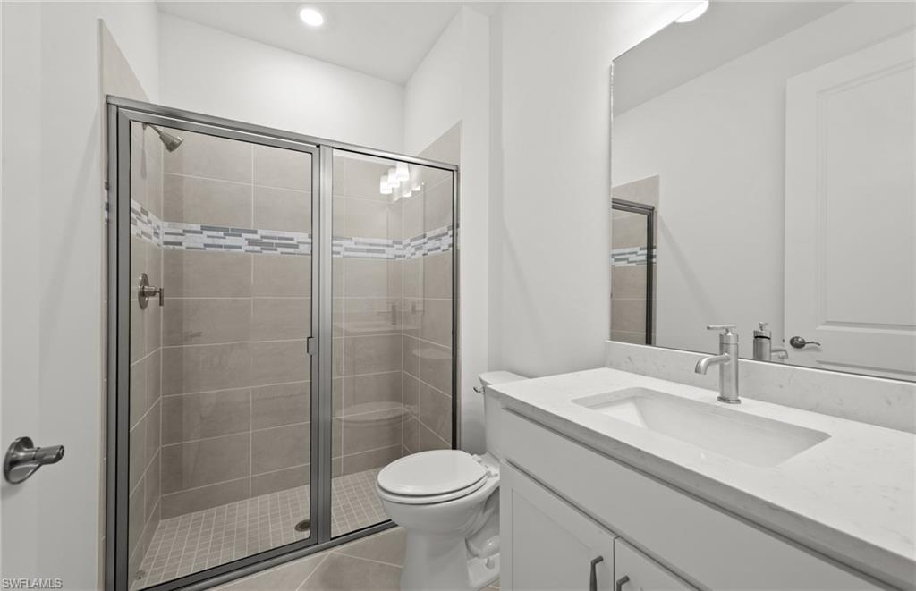 COUNTRY CLUB - Residential