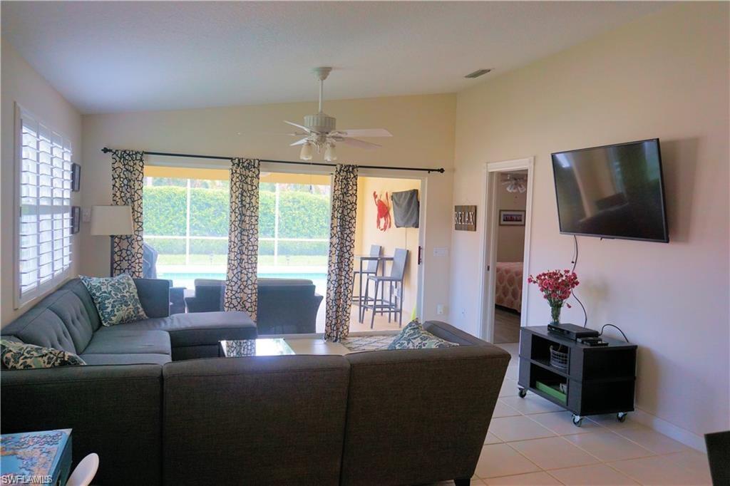 ISLAND WALK - Residential Lease