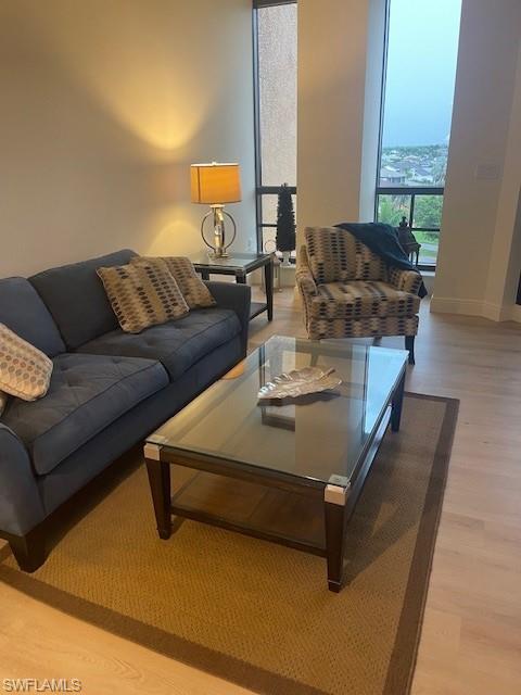 MARINA SOUTH II - Residential