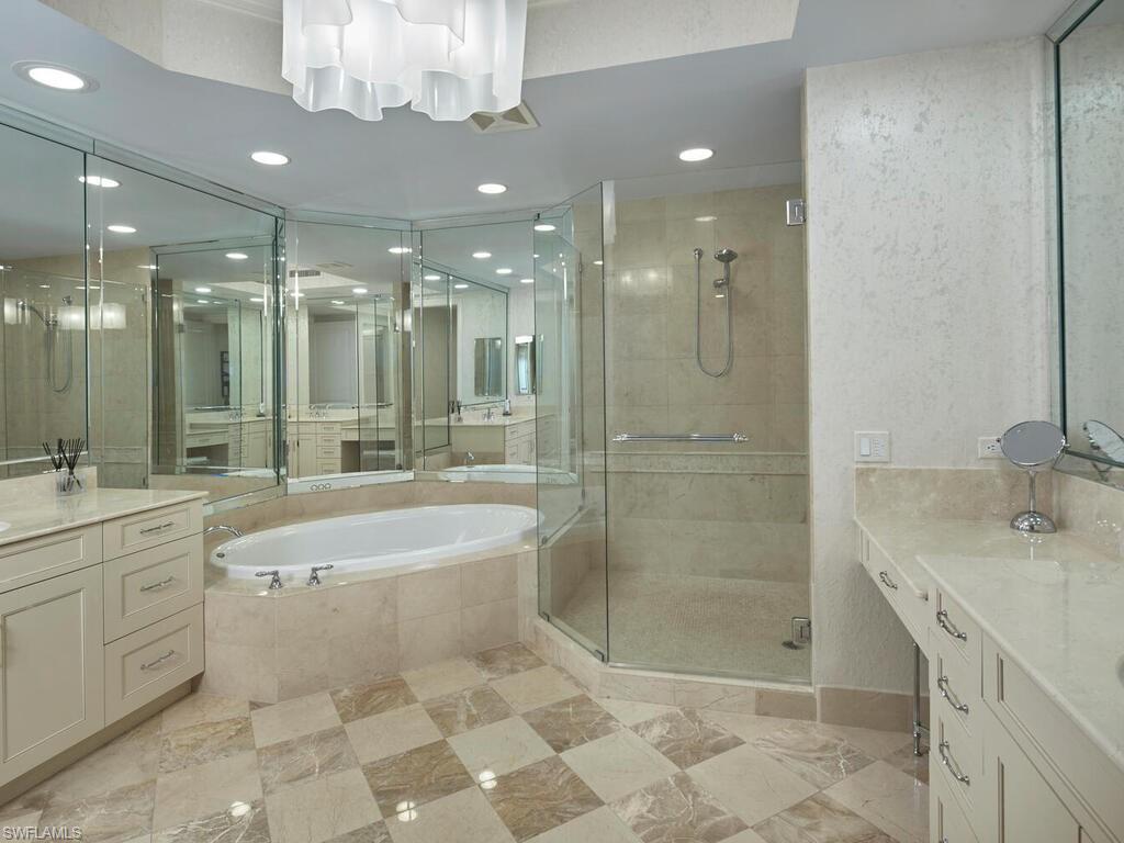 LA SCALA AT THE COLONY - Residential