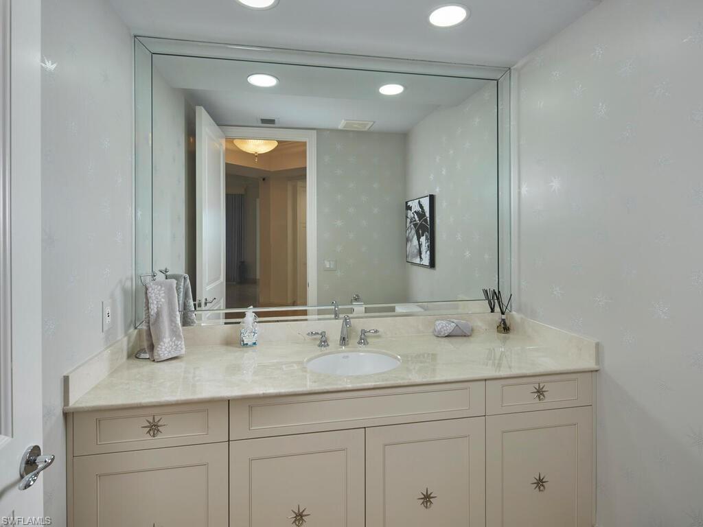 LA SCALA AT THE COLONY - Residential