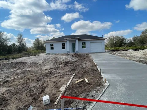 707 Ledge St, Lehigh Acres, FL 33972 - #: 225024099