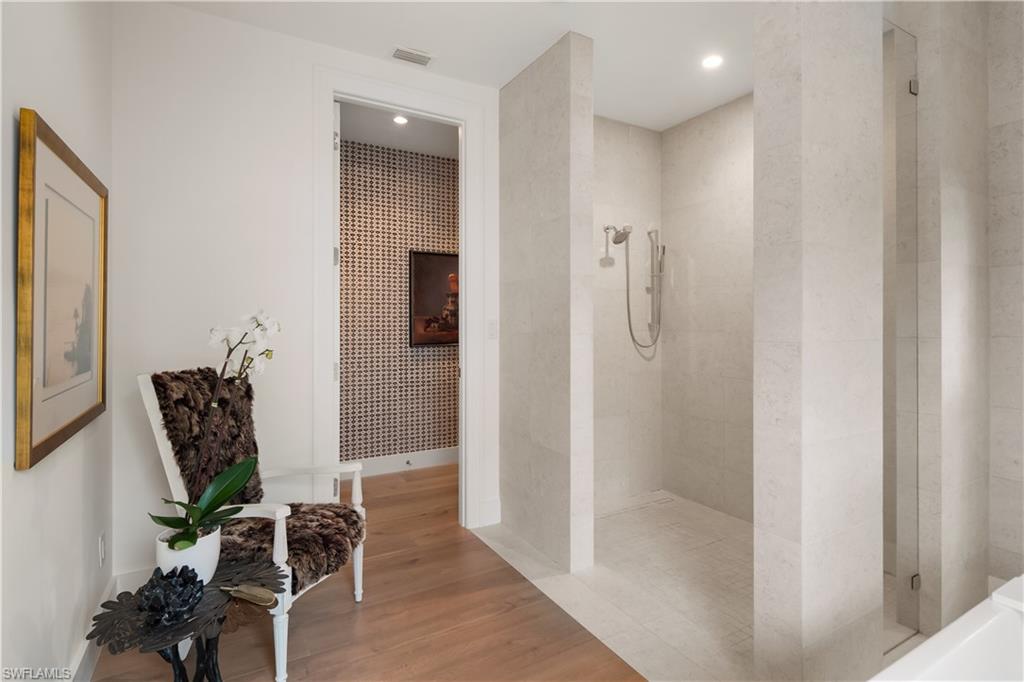 ROYAL HARBOR - Residential