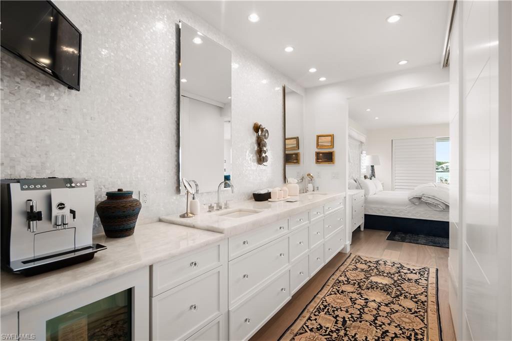 ROYAL HARBOR - Residential