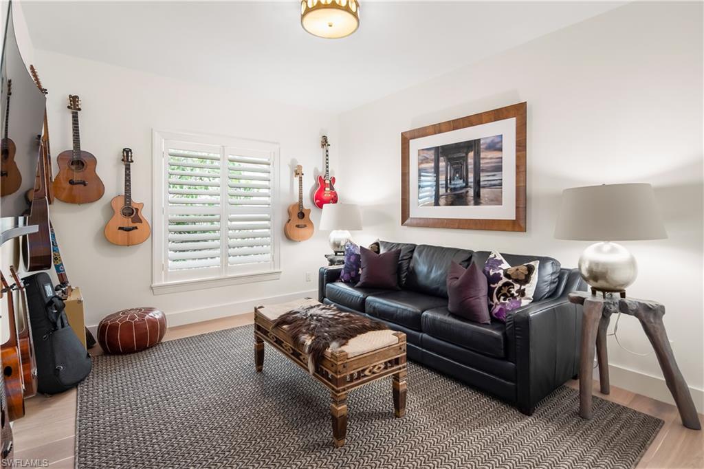 ROYAL HARBOR - Residential