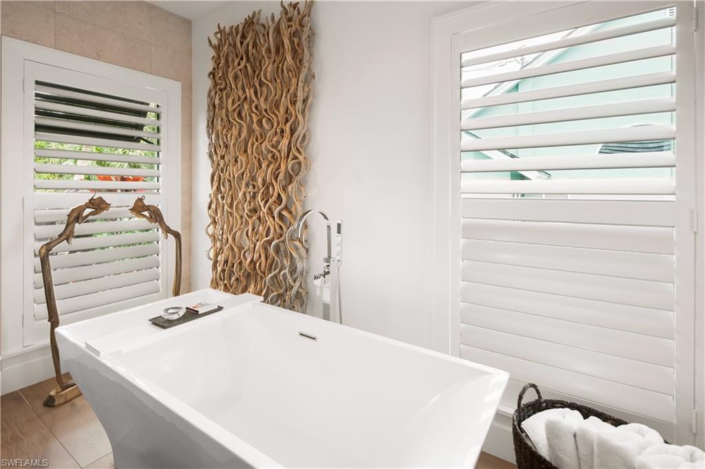 ROYAL HARBOR - Residential