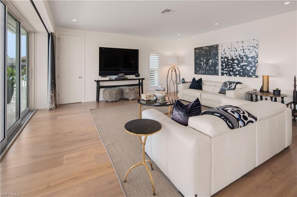 ROYAL HARBOR - Residential