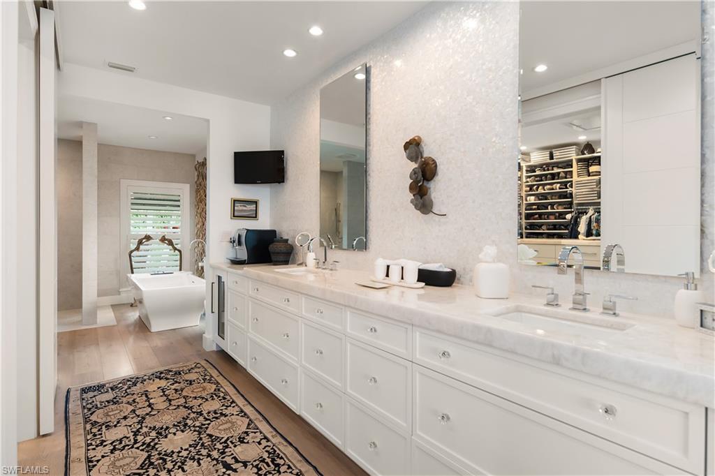 ROYAL HARBOR - Residential