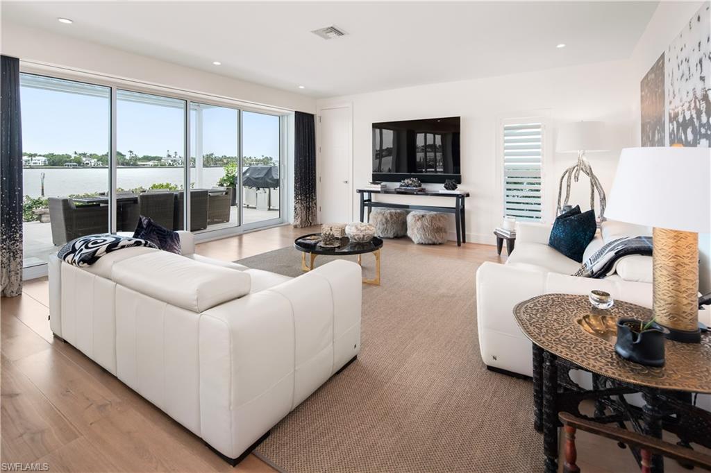 ROYAL HARBOR - Residential