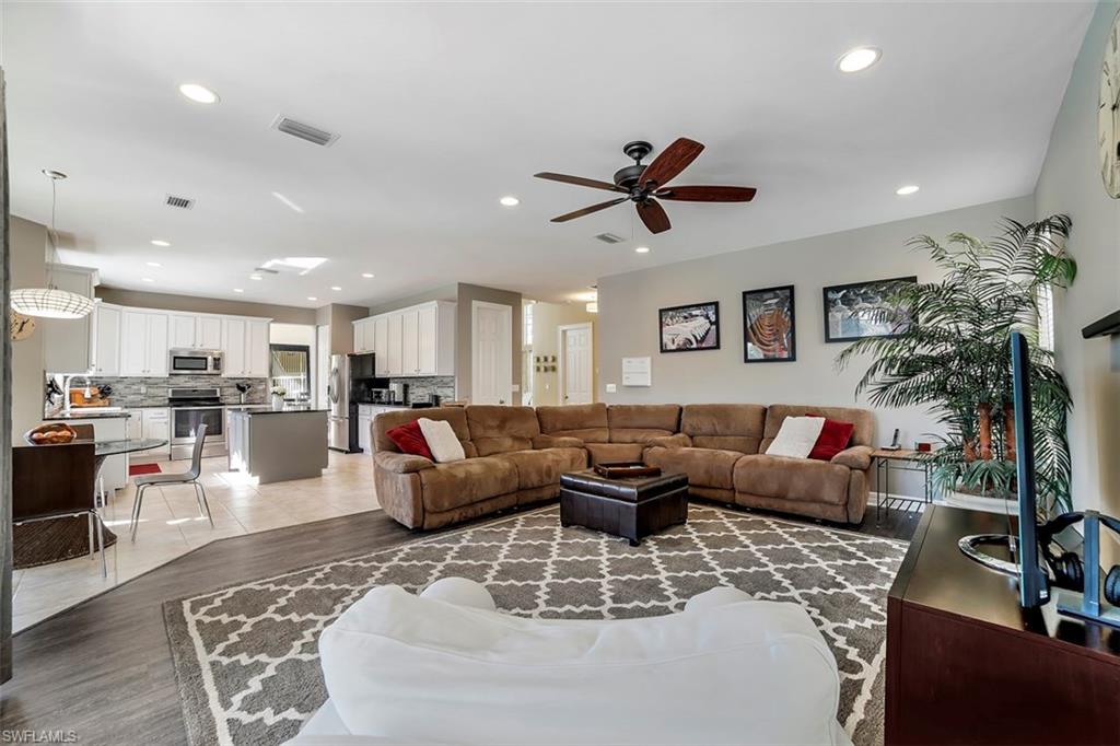 SATURNIA LAKES - Residential