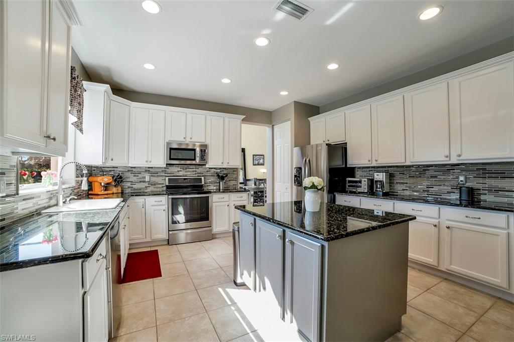 SATURNIA LAKES - Residential