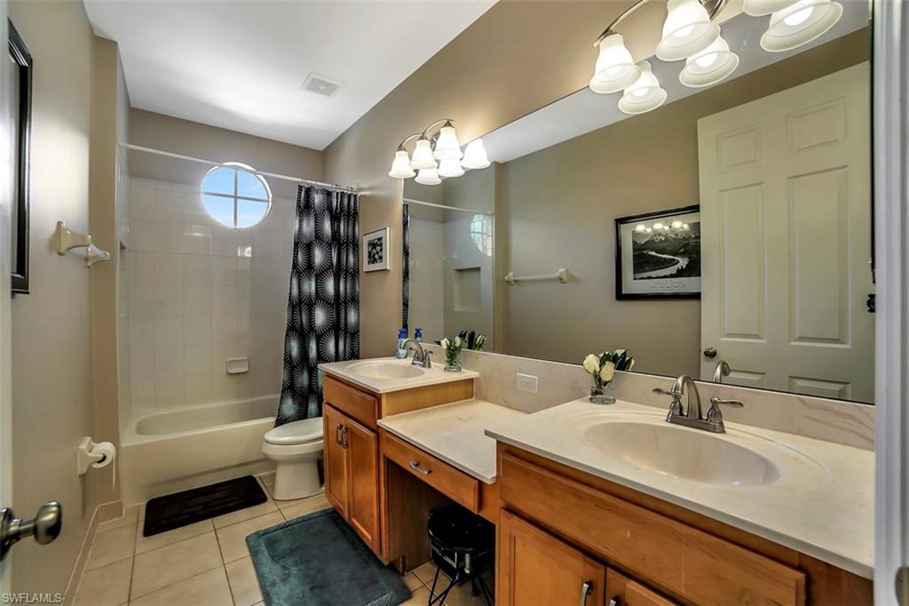 SATURNIA LAKES - Residential