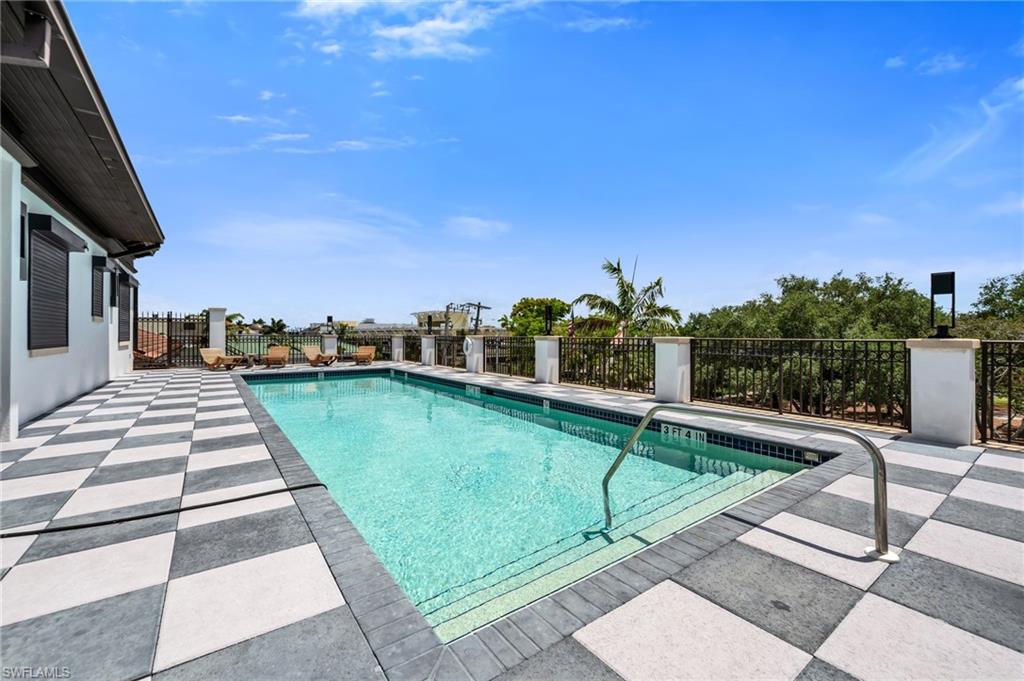 780 FIFTH AVENUE SOUTH - Residential