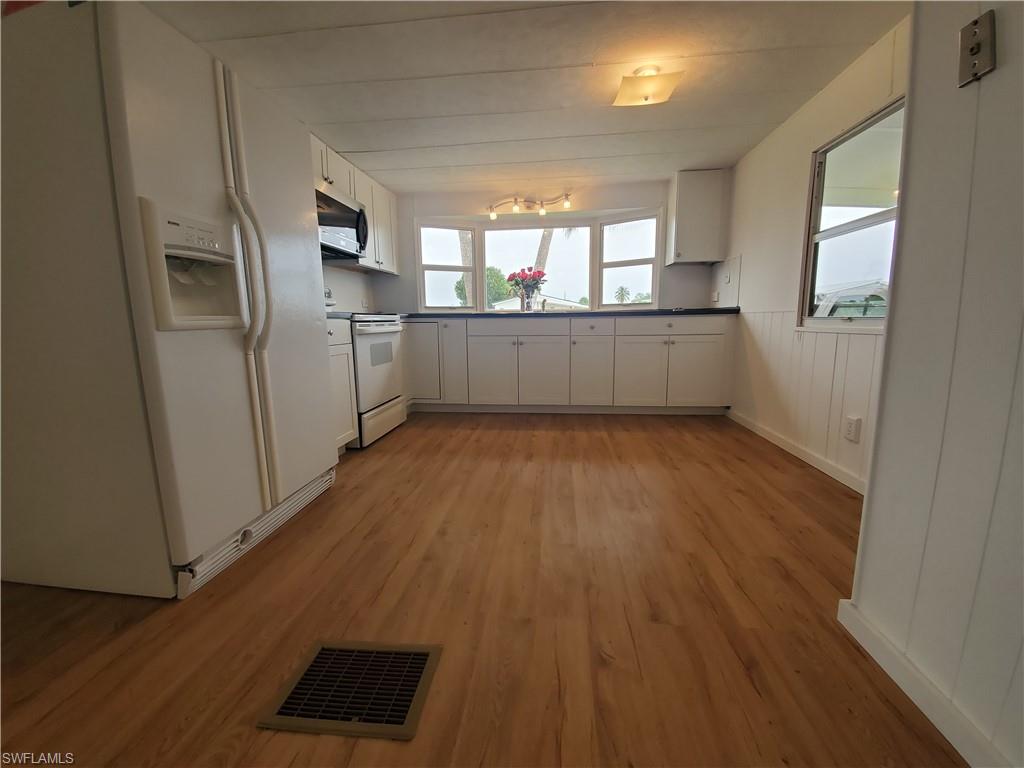 RIVIERA COLONY - Residential