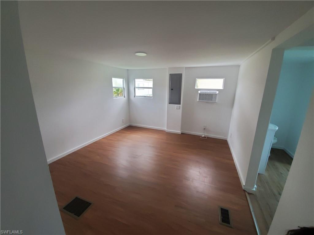 RIVIERA COLONY - Residential