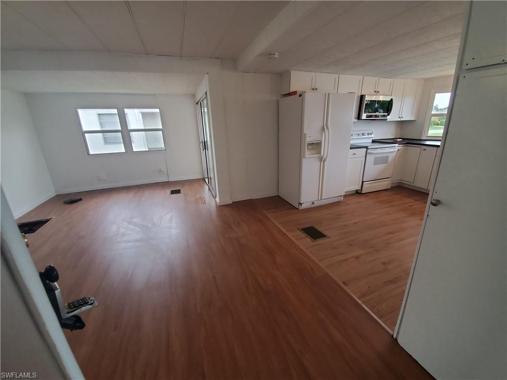 RIVIERA COLONY - Residential