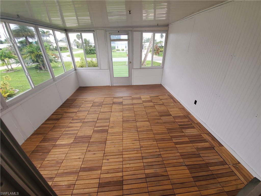 RIVIERA COLONY - Residential