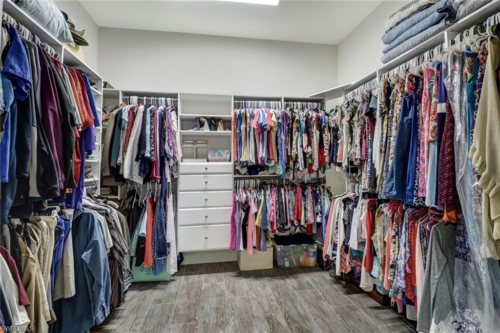 ESPLANADE - Residential