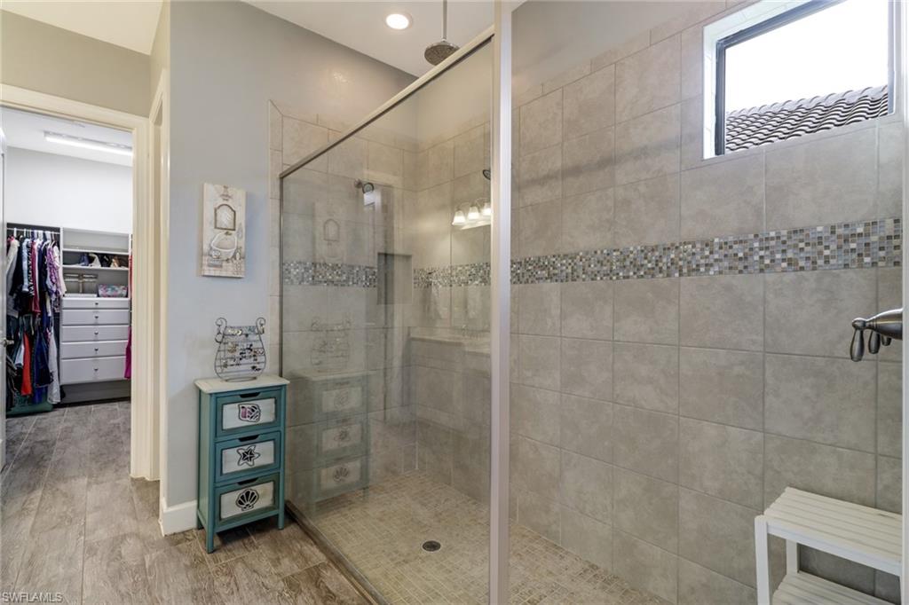 ESPLANADE - Residential