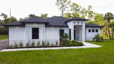 A home in NAPLES