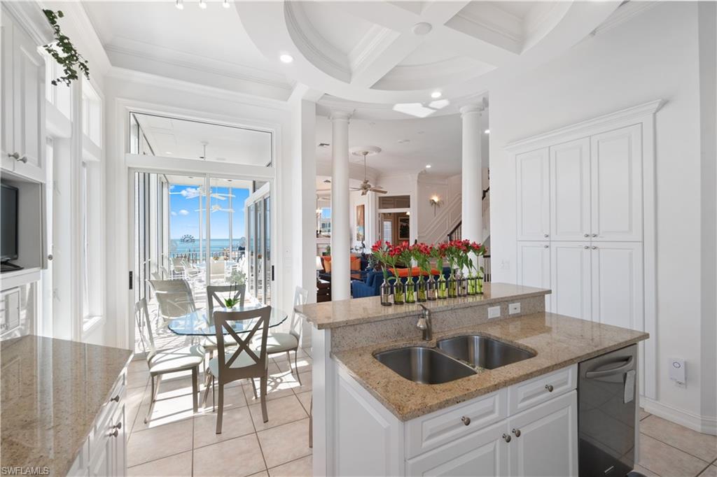 BAREFOOT BEACH - Residential