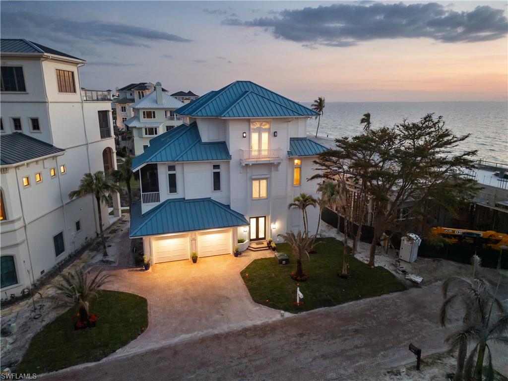 BAREFOOT BEACH - Residential