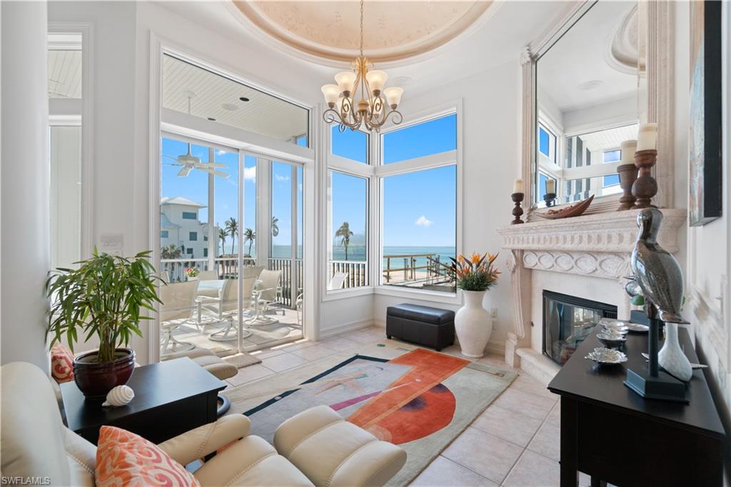 BAREFOOT BEACH - Residential